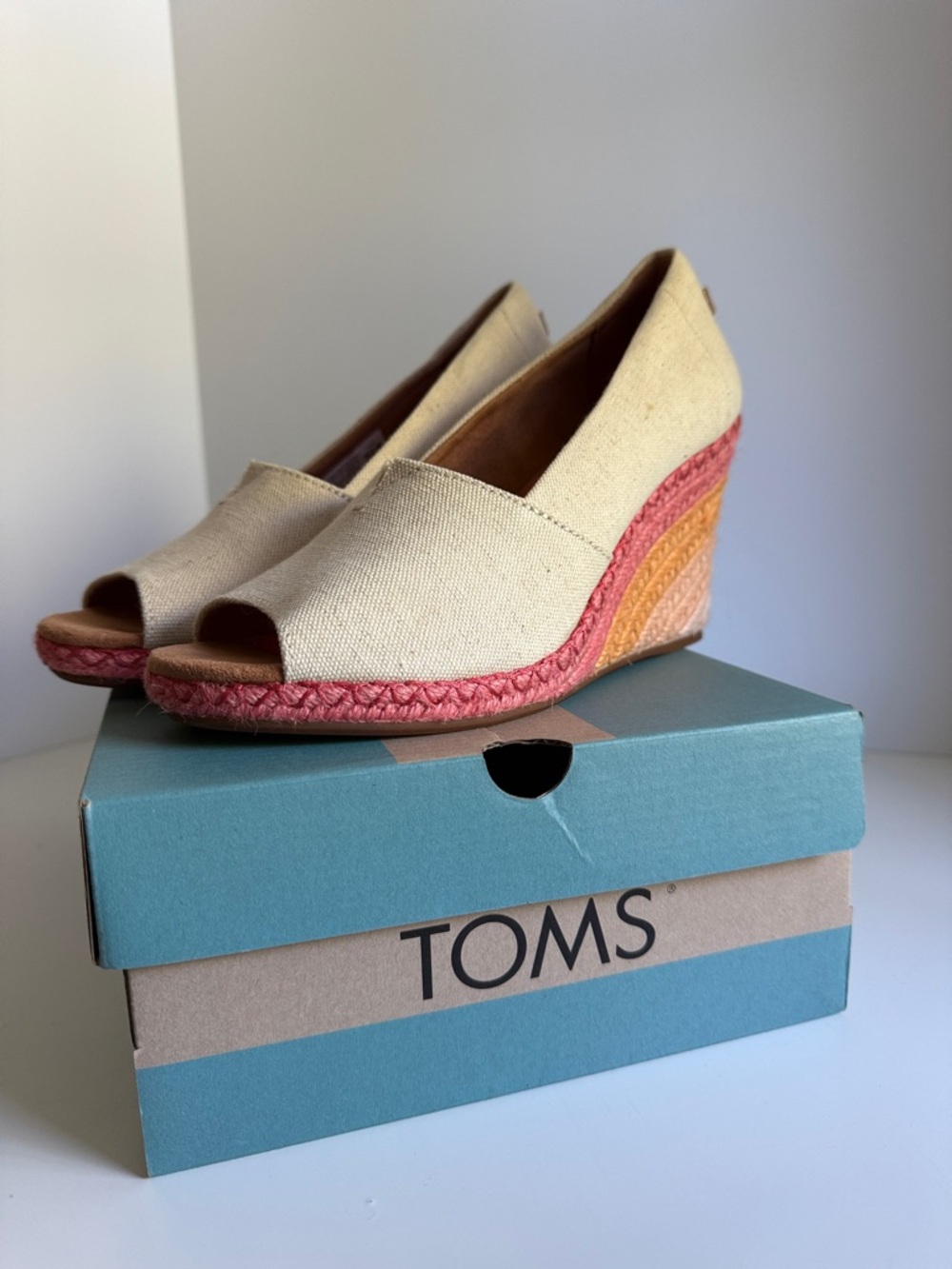 Toms espadrilles